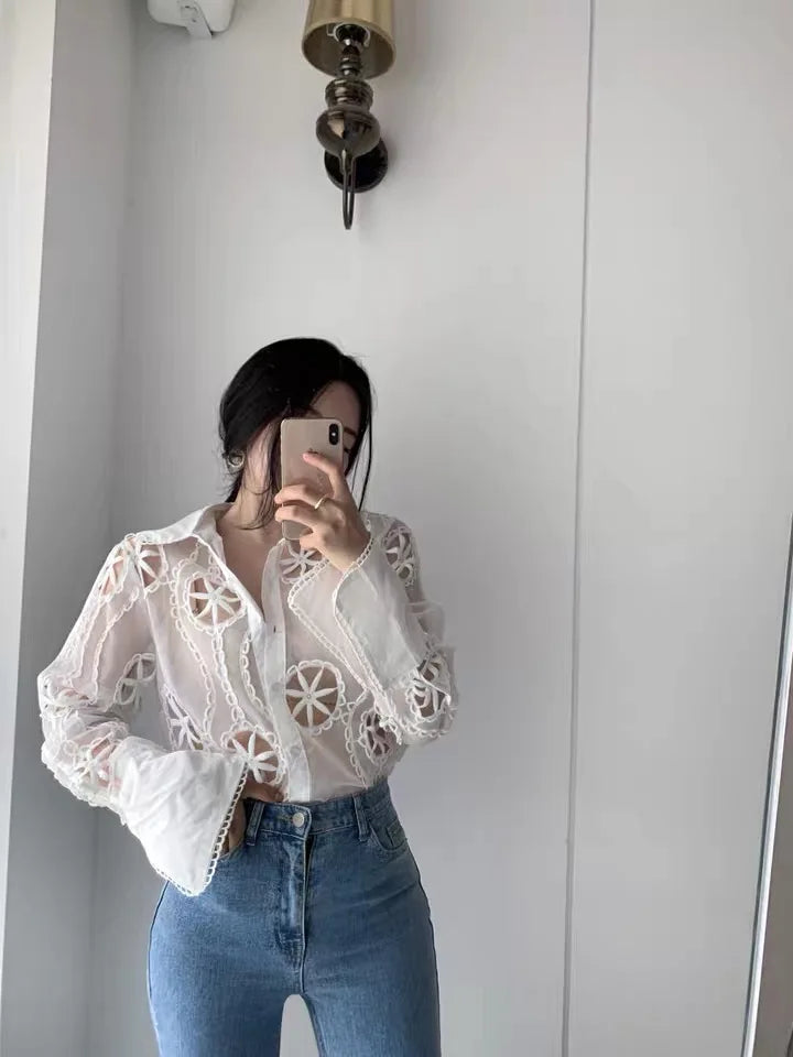 Spring Long Sleeve White Blouse Women Autumn Sexy Hollow Floral Embroidery Shirt Tops Vintage Loose Casual Blouses Blusas 13369