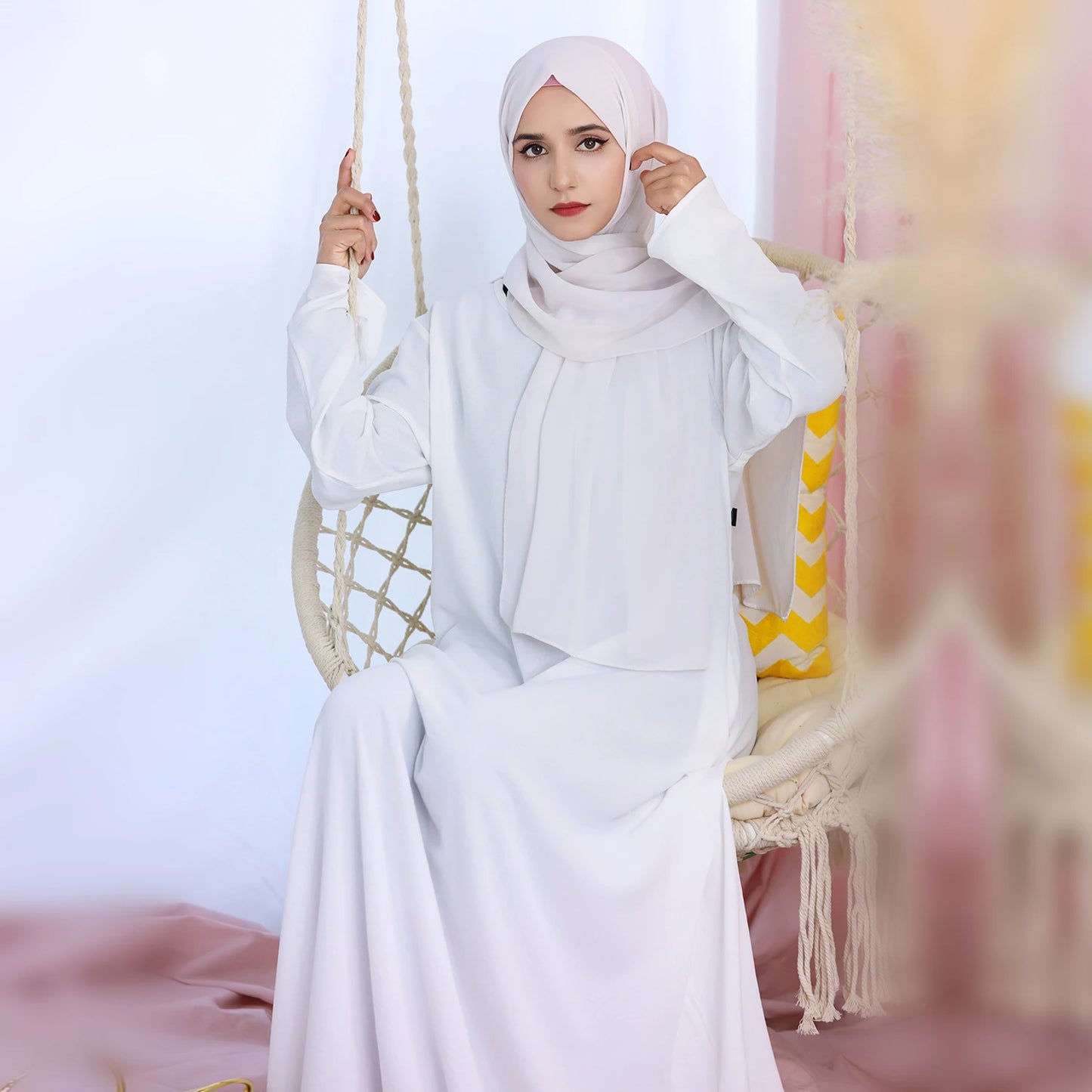 2025 Fashion Simple Muslim Dress Solid Abaya Arab Turkey Dubai Kaftan Modest Long Sleeve Maxi Dress Islamic Clothing LR593