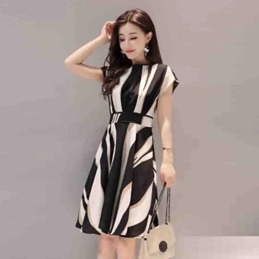 Women's Summer A Line Striped Fashion Knee Length Dress Short Sleeve O-Neck Regular Fit Ladies Casual Dresses