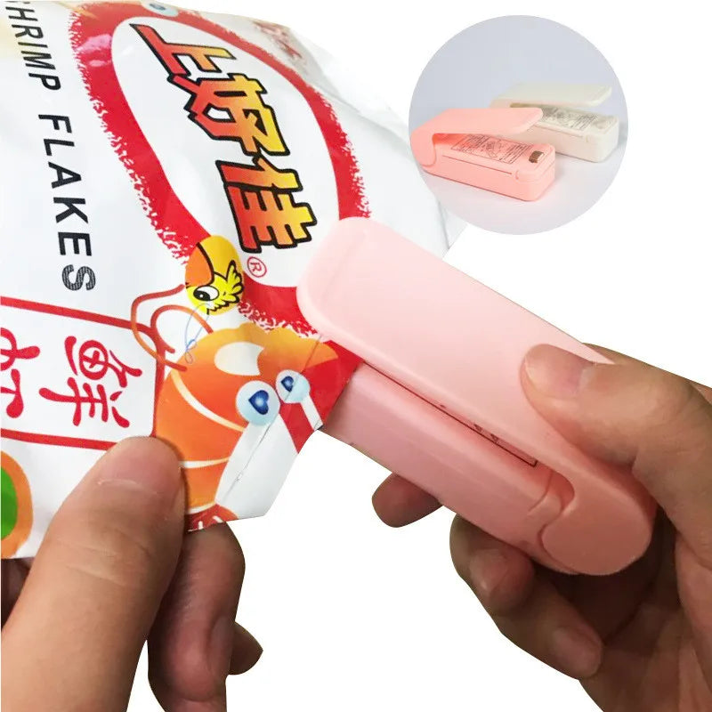 1PC Mini Sealing Machine Small Household Plastic Sealing Machine Portable Hand Pressure Plastic Bag Sealing Machine