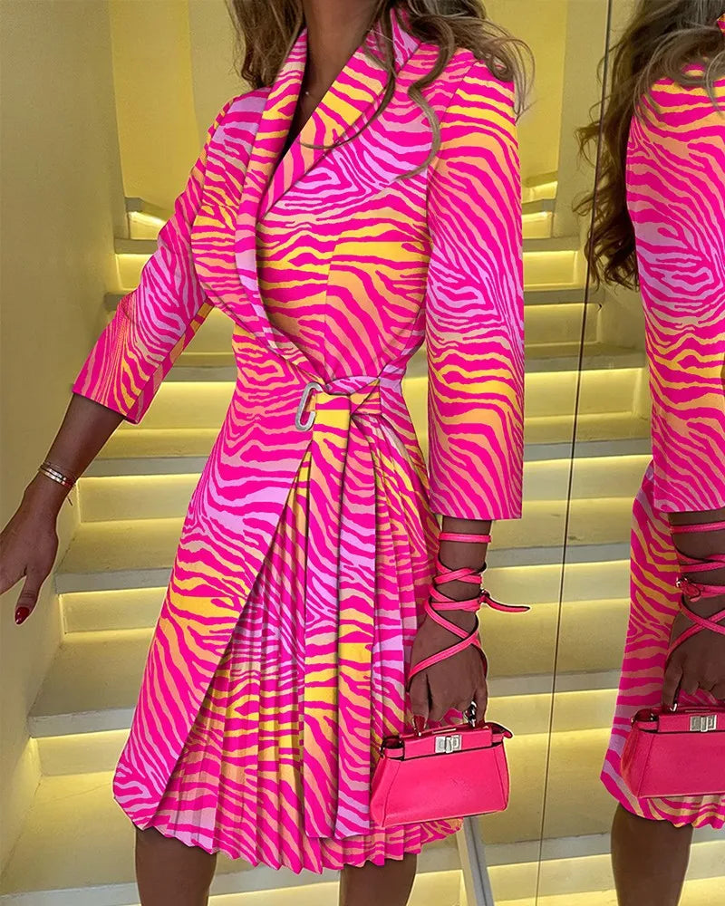 New 2024 Autumn Women's V-neck Fashion and Elegant Print Commuting Strap Waist Waist Middle Sleeve Pleated Mid length Dress