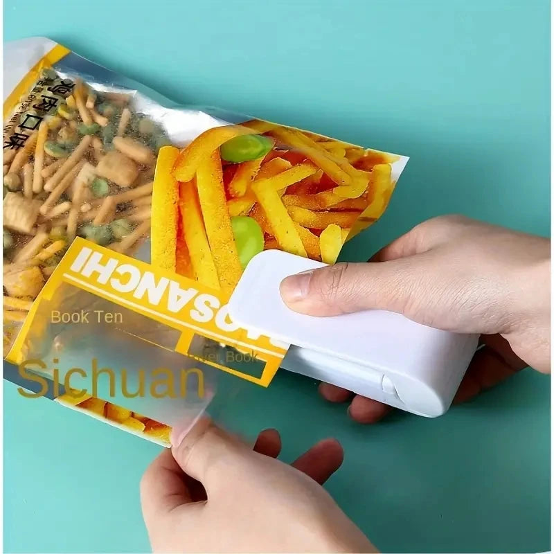 1PC Mini Sealing Machine Small Household Plastic Sealing Machine Portable Hand Pressure Plastic Bag Sealing Machine