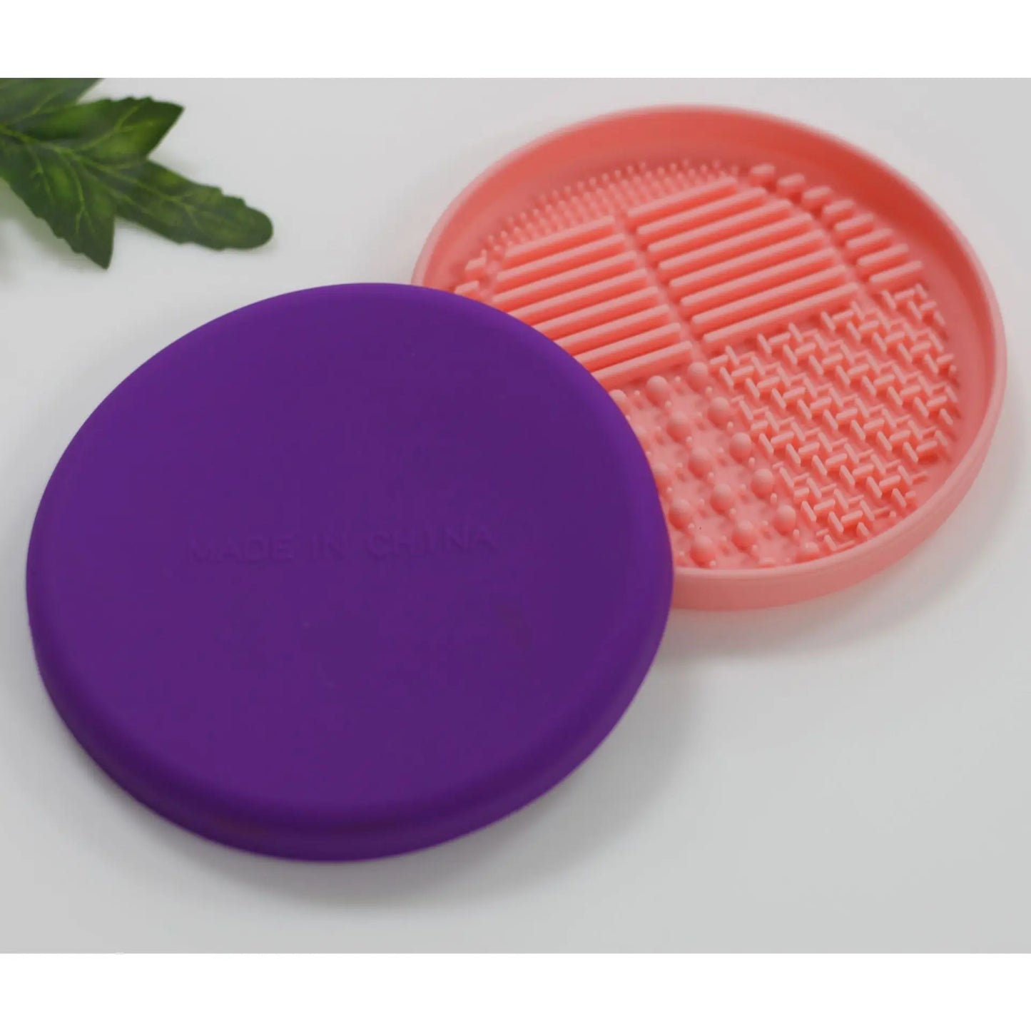 Pet supplies Slow Food Bowl Cat Anti-Knockover Anti-Slip Food Bowl Puppy Anti-choking Silicone Toy Food Plate
