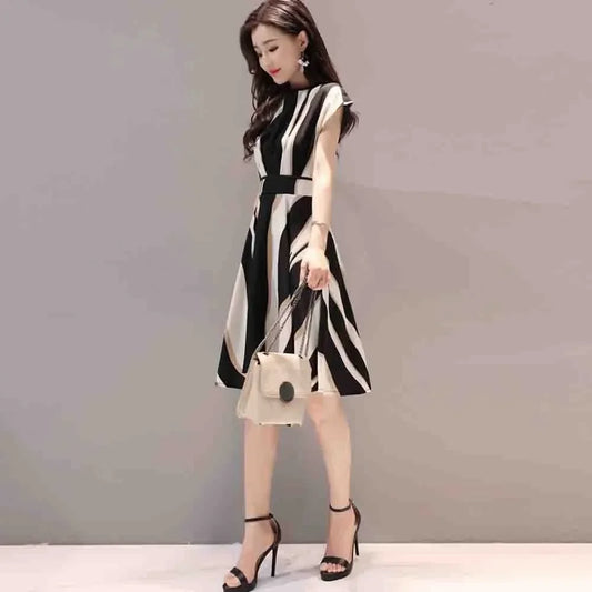 Women's Summer A Line Striped Fashion Knee Length Dress Short Sleeve O-Neck Regular Fit Ladies Casual Dresses